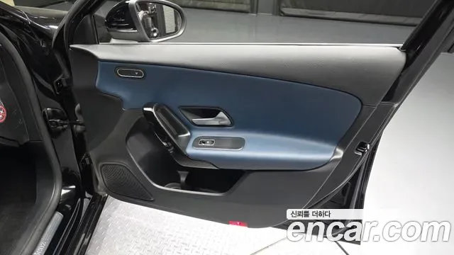 Mercedes-Benz A-Class A220, миниатюра 12
