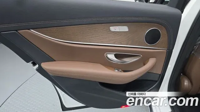 Mercedes-Benz E-Class E250, миниатюра 9