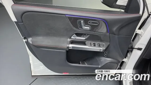 Mercedes-Benz GLB AMG GLB35 4MATIC, миниатюра 27