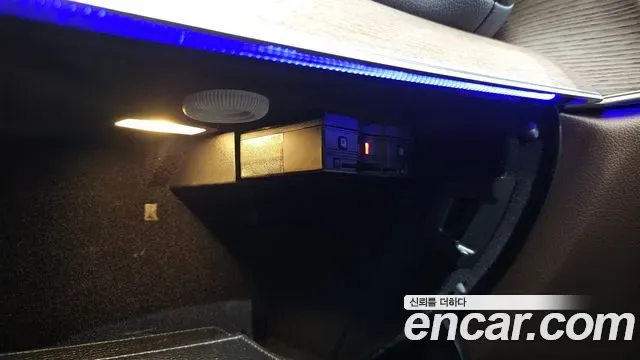 Mercedes-Benz E-Class E220d 4MATIC, миниатюра 9