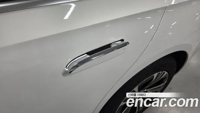 Mercedes-Benz E-Class E200, миниатюра 8