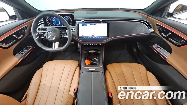 Mercedes-Benz E-Class E200 AMG Line, миниатюра 4