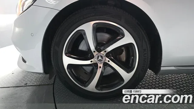 Mercedes-Benz E-Class E250, миниатюра 10