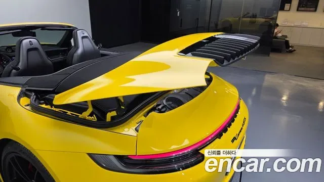 Porsche 911 4 GTS, миниатюра 10