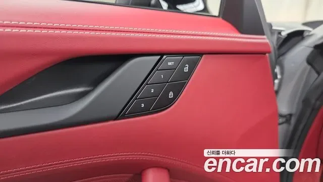 Porsche 911 4 GTS, миниатюра 30
