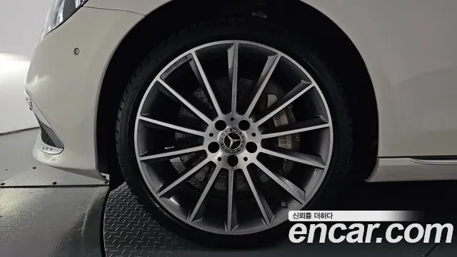 Mercedes-Benz E-Class E450 4MATIC, миниатюра 18