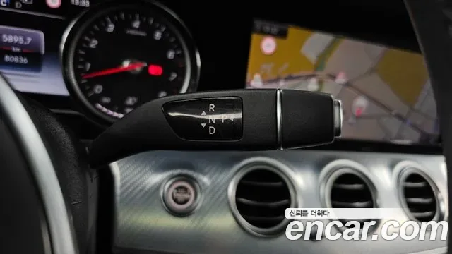 Mercedes-Benz E-Class E250, миниатюра 12