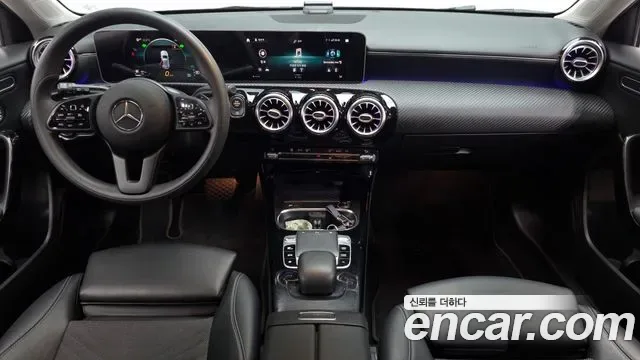 Mercedes-Benz A-Class A220, миниатюра 23