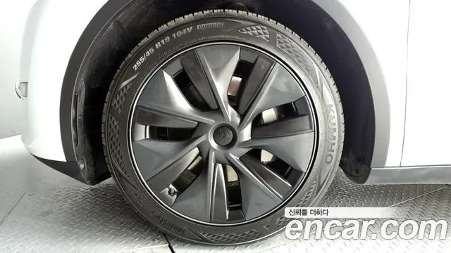 Tesla Y AWD, миниатюра 10