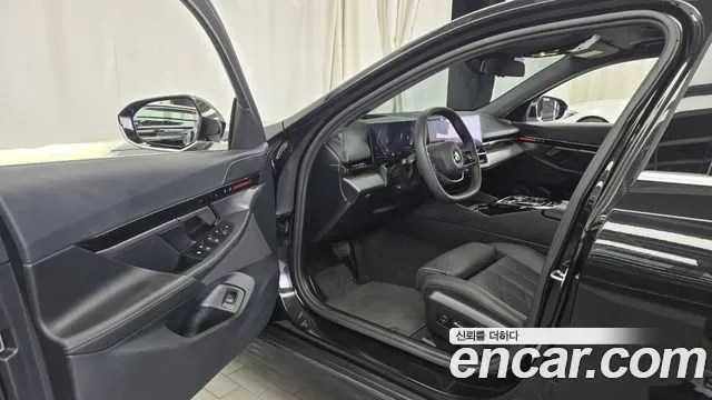 BMW 5 (G60) 520i, миниатюра 6