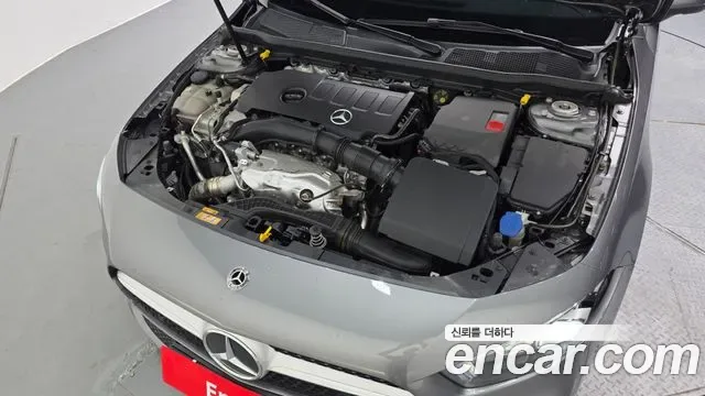 Mercedes-Benz A-Class A220, миниатюра 16