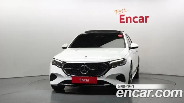 Mercedes-Benz E-Class E200, миниатюра 13