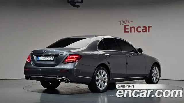 Mercedes-Benz E-Class E300 4MATIC, миниатюра 13