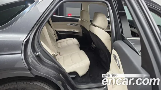 Genesis GV70 2.5T бензин 2WD ( ), миниатюра 8