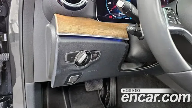 Mercedes-Benz E-Class E220d 4MATIC, миниатюра 4