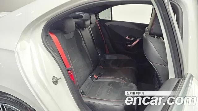 Mercedes-Benz A-Class AMG A35 4MATIC, миниатюра 2