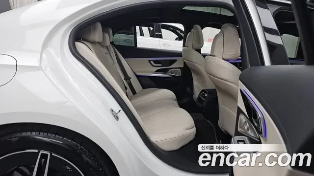 Mercedes-Benz E-Class E300 4MATIC AMG Line, миниатюра 21