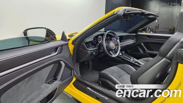Porsche 911 4 GTS, миниатюра 17
