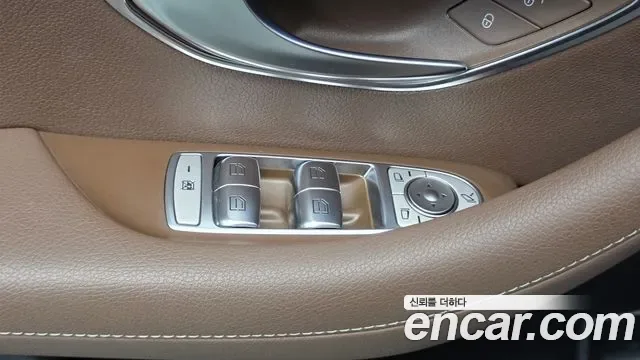 Mercedes-Benz E-Class E300, миниатюра 3