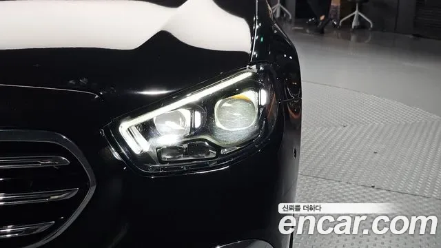 Mercedes-Benz E-Class E350 4MATIC, миниатюра 4