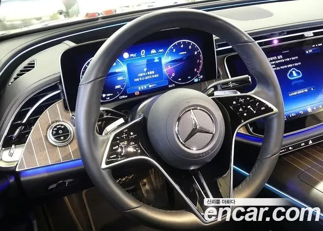 Mercedes-Benz E-Class E300 4MATIC, миниатюра 11