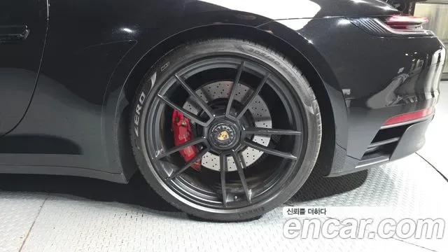 Porsche 911 4 GTS, миниатюра 23