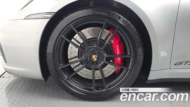 Porsche 911 4 GTS, миниатюра 8