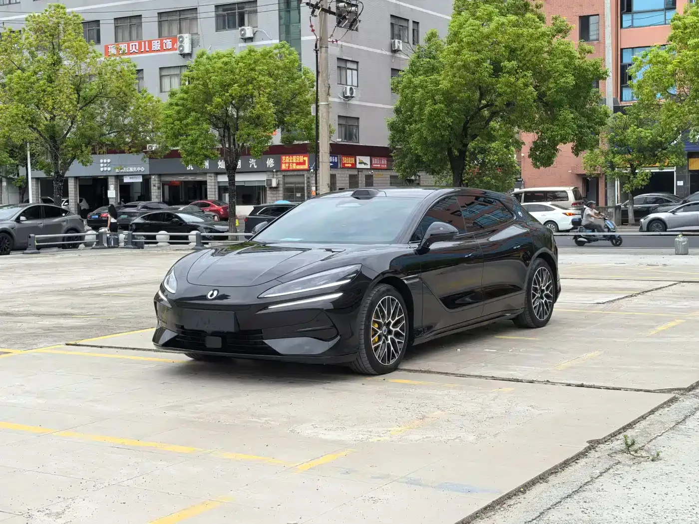 Denza Z9GT