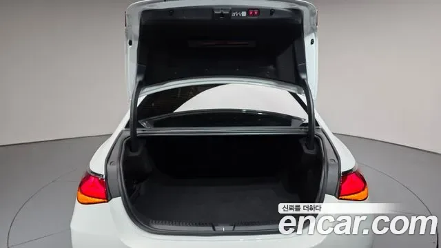 Mercedes-Benz E-Class E200 AMG Line, миниатюра 24