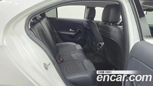 Mercedes-Benz A-Class A250 4MATIC, миниатюра 17