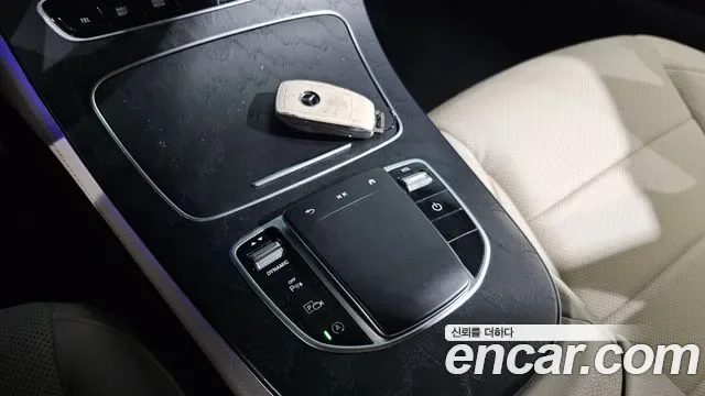 Mercedes-Benz E-Class E350 4MATIC, миниатюра 29