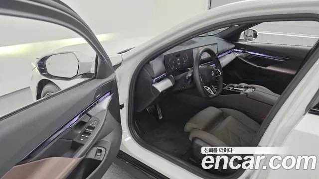 BMW 5 (G60) 520i M, миниатюра 18