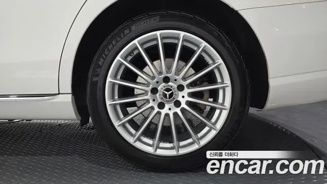 Mercedes-Benz E-Class E250, миниатюра 26