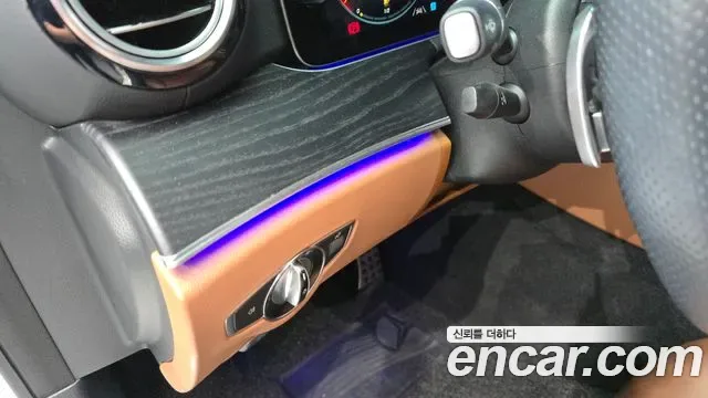 Mercedes-Benz E-Class E220d 4MATIC AMG Line, миниатюра 29