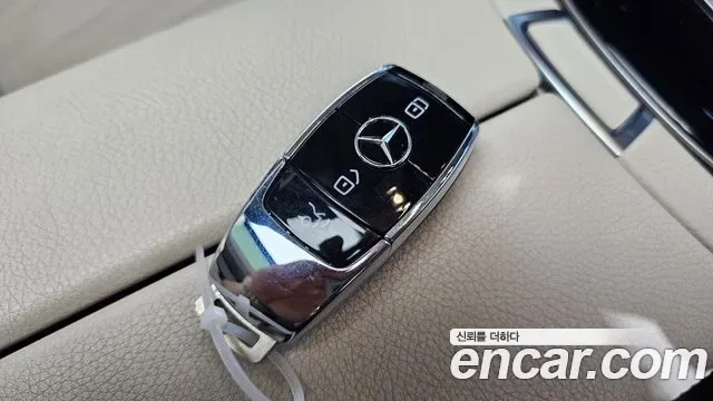 Mercedes-Benz E-Class E450 4MATIC, миниатюра 9