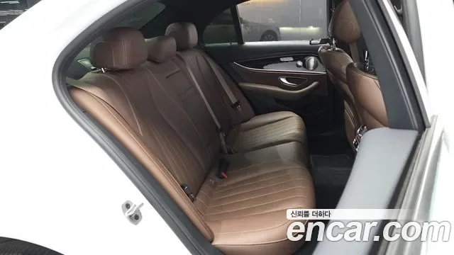 Mercedes-Benz E-Class E450 4MATIC, миниатюра 7