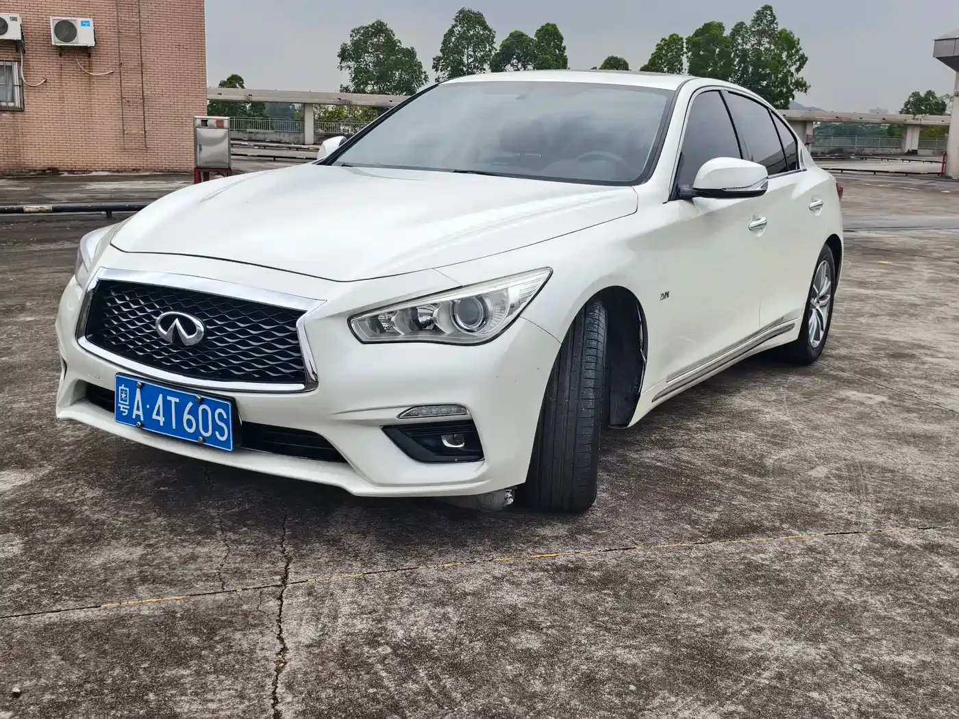 Infiniti Q50L