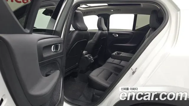 Volvo XC40 B4, миниатюра 11