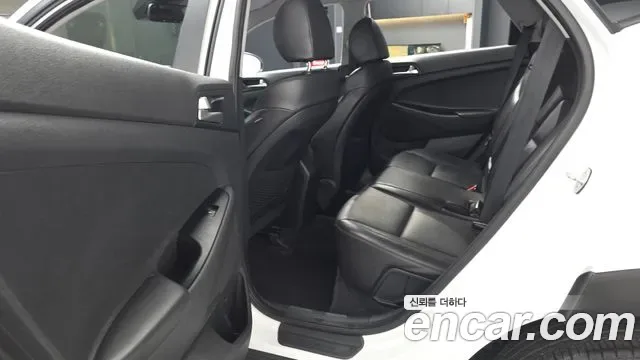 Hyundai TUCSON дизель 2.0 2WD, миниатюра 10