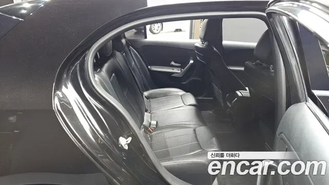 Mercedes-Benz A-Class A220, миниатюра 2