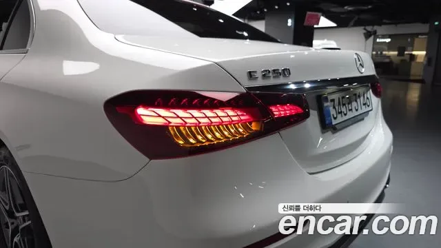 Mercedes-Benz E-Class E250 AMG Line, миниатюра 2