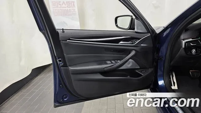 BMW 5 (G30) M550i xDrive, миниатюра 14
