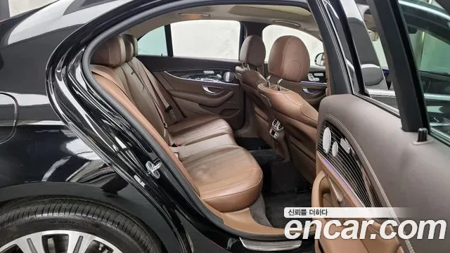 Mercedes-Benz E-Class E450 4MATIC, миниатюра 13