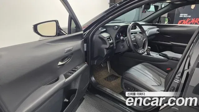 Lexus UX 2.0 F-Sport 2WD, миниатюра 18