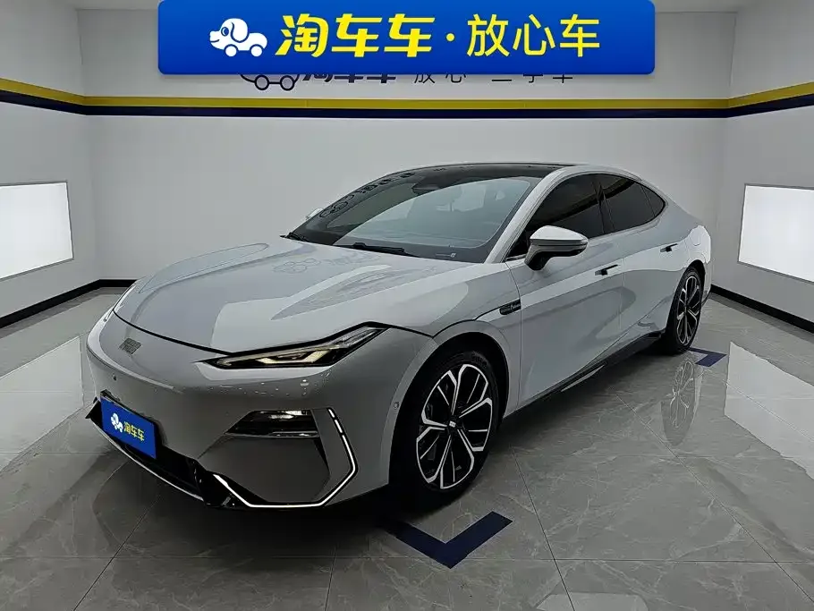 Geely Galaxy E8