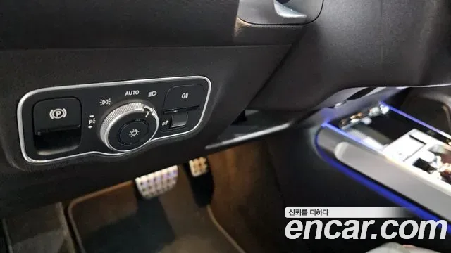 Mercedes-Benz GLB AMG GLB35 4MATIC, миниатюра 3