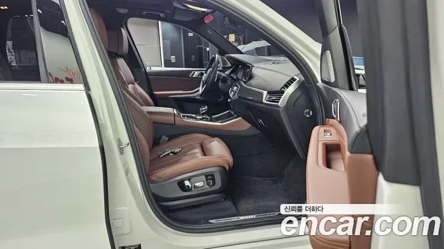 BMW X5 M50i, миниатюра 2