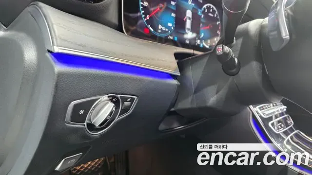 Mercedes-Benz E-Class E250, миниатюра 13