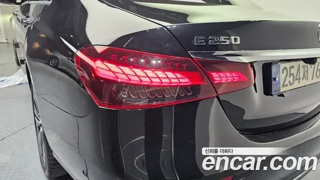 Mercedes-Benz E-Class E250, миниатюра 27