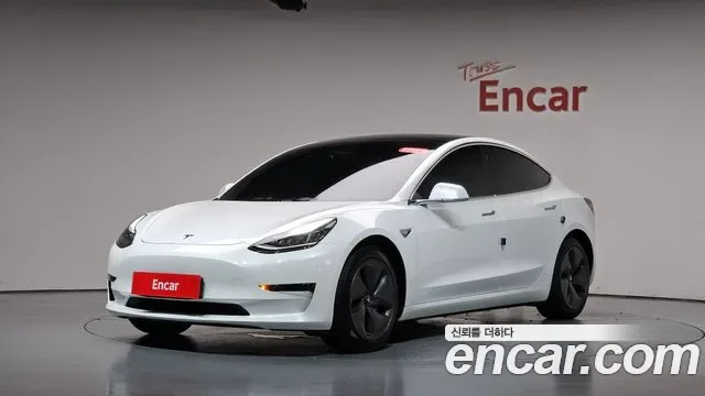 Tesla 3 RWD